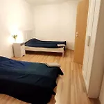 3 bedroom house with 2 bathrooms in Dusseldorf - Haus mit 3 Schlafzimmer 2 Badezimmer in Düsseldorf
