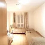 3 bedroom house with 2 bathrooms in Dusseldorf - Haus mit 3 Schlafzimmer 2 Badezimmer in Düsseldorf