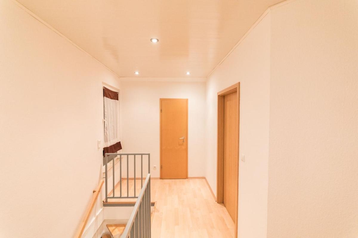 Ferienhaus 3 Bedroom House With 2 Bathrooms In - Haus Mit 3 Schlafzimmer 2 Badezimmer In Düsseldorf