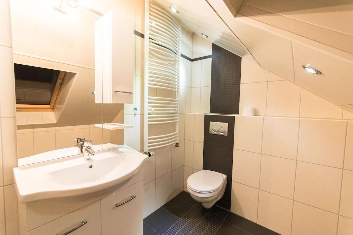 3 Bedroom House With 2 Bathrooms In - Haus Mit 3 Schlafzimmer 2 Badezimmer In *