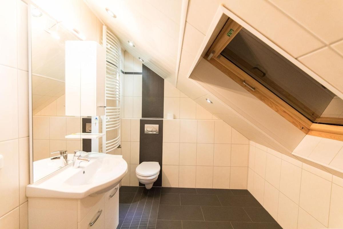 3 Bedroom House With 2 Bathrooms In - Haus Mit 3 Schlafzimmer 2 Badezimmer In